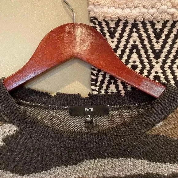 FATE DISTRESSED CAMO SWEATER PULLOVER - Picture 4 of 4